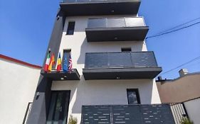 Roa Residence - Premium Apartments